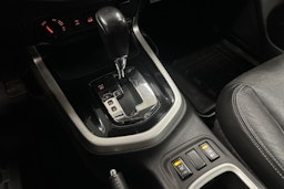 ruskea Nissan Navara 2016 kuva 22.
