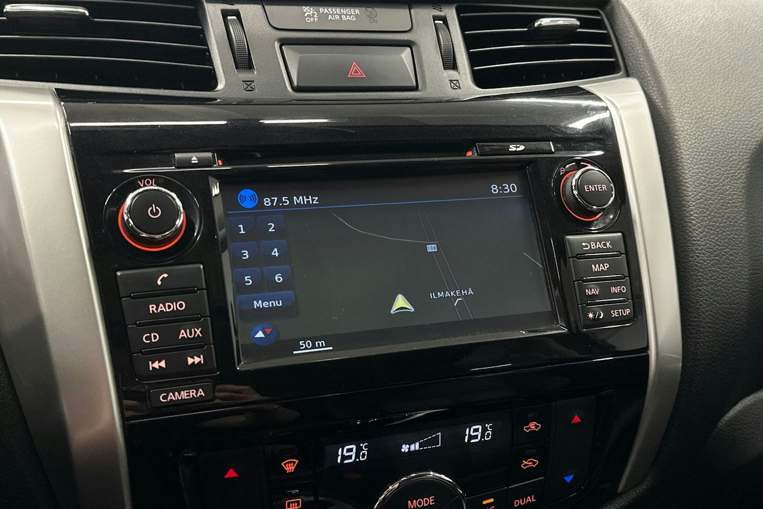 ruskea Nissan Navara 2016 kuva 26.