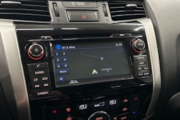 ruskea Nissan Navara 2016 kuva 26.