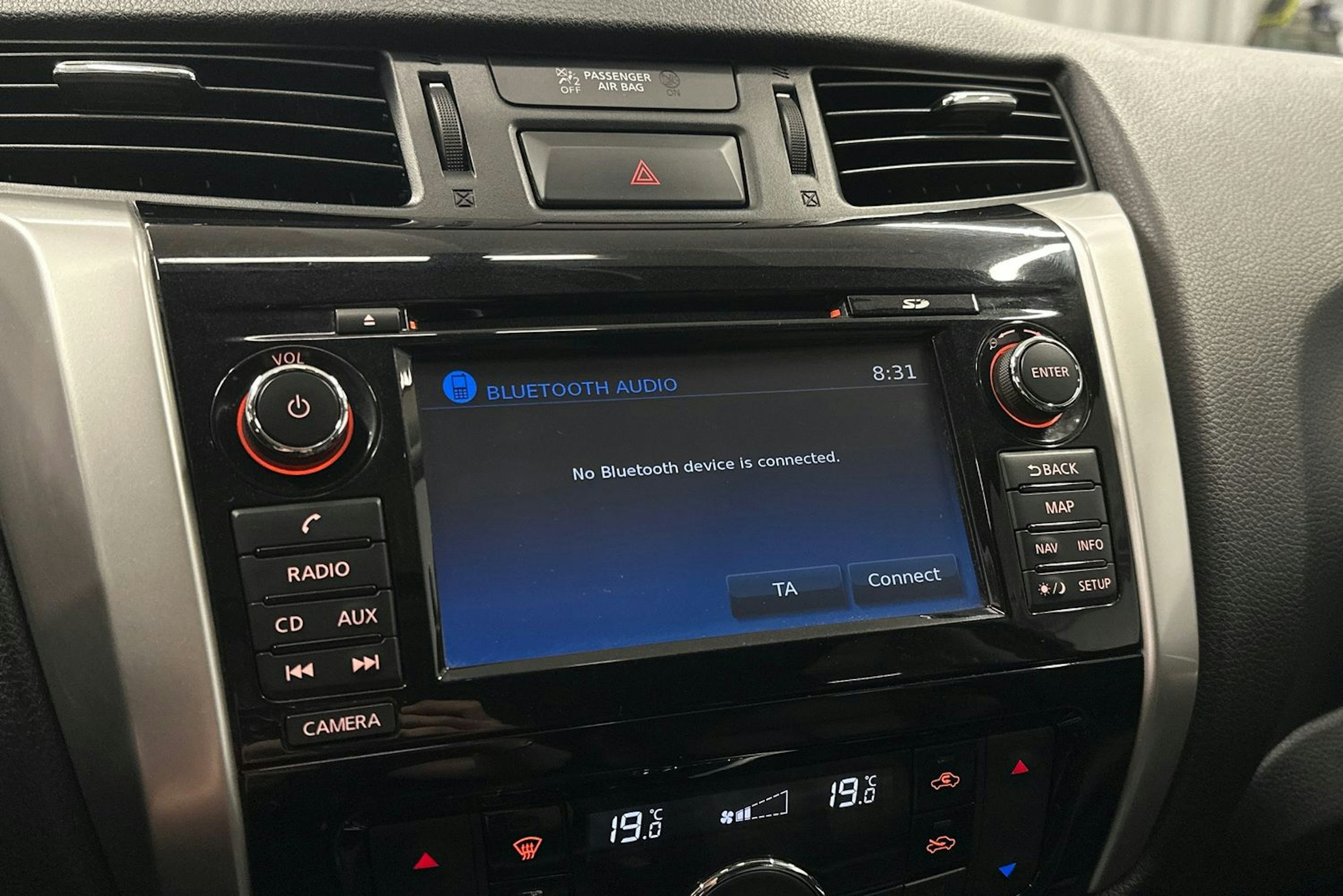 ruskea Nissan Navara 2016 kuva 27.