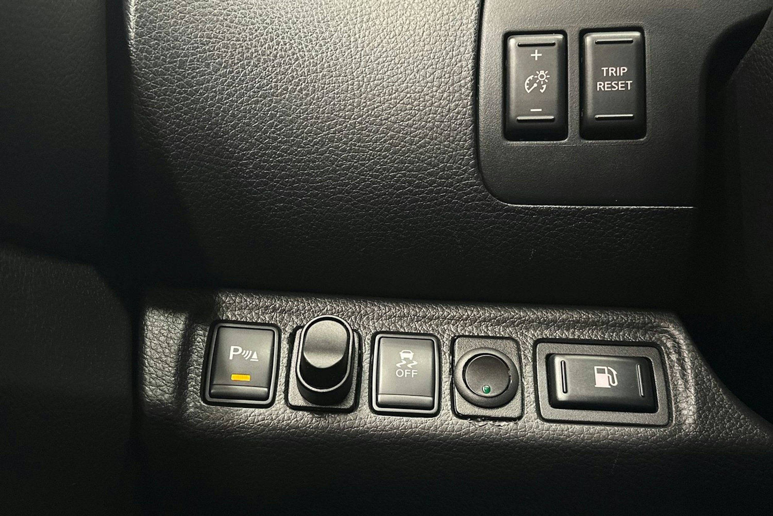 ruskea Nissan Navara 2016 kuva 29.