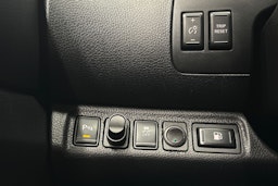 ruskea Nissan Navara 2016 kuva 29.