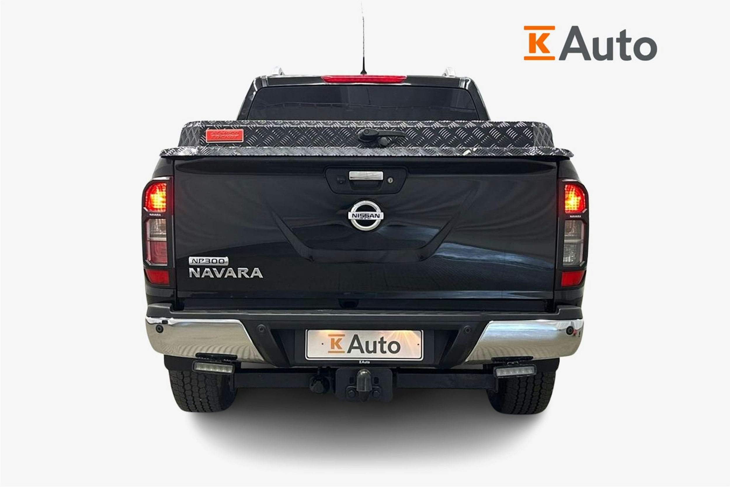 musta Nissan Navara 2016 kuva 3.