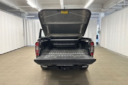 musta Nissan Navara 2016 kuva 9.