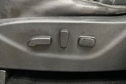musta Nissan Navara 2016 kuva 11.