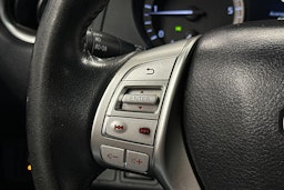 musta Nissan Navara 2016 kuva 15.