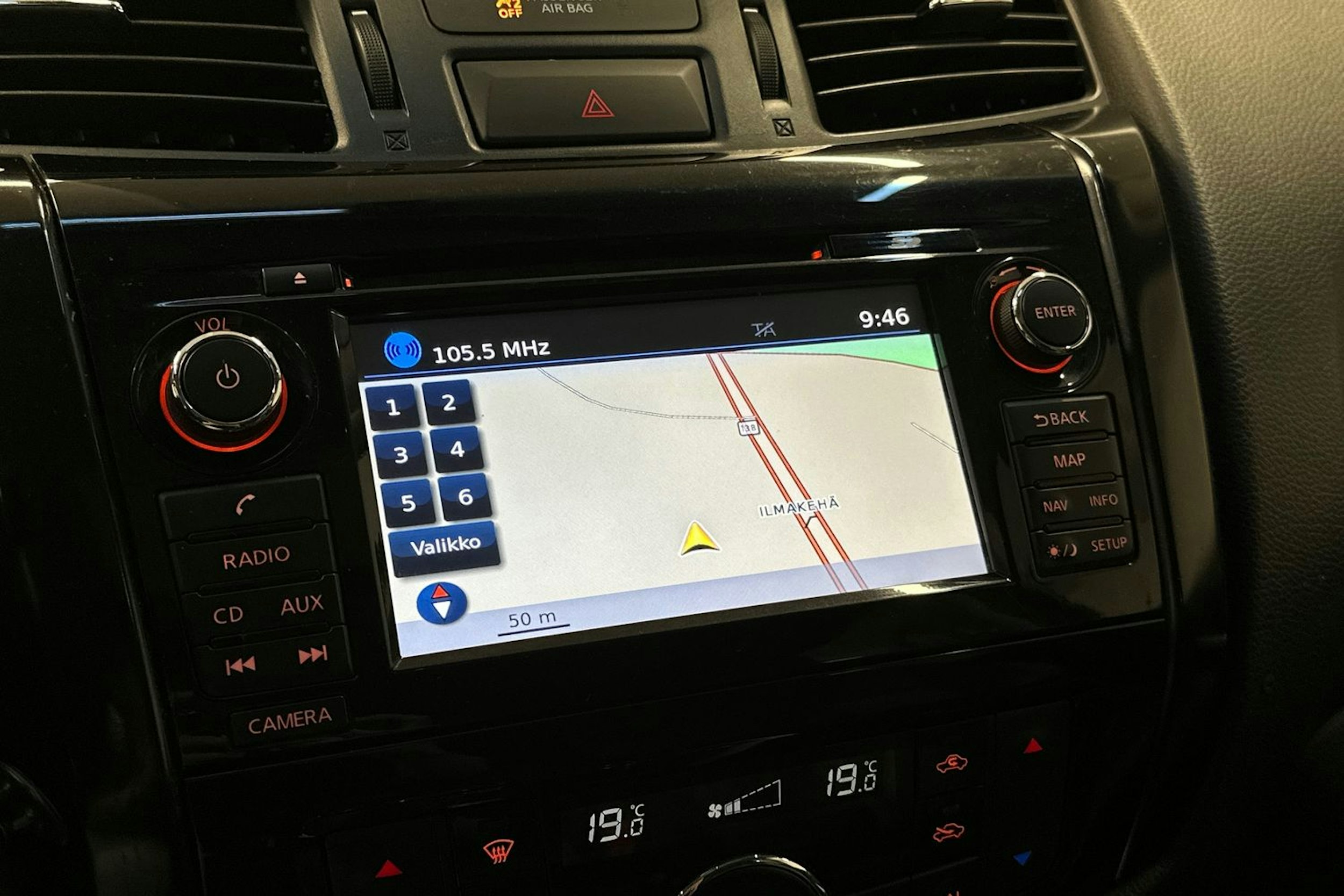 musta Nissan Navara 2016 kuva 20.
