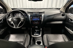 harmaa Nissan Navara 2016 kuva 7.