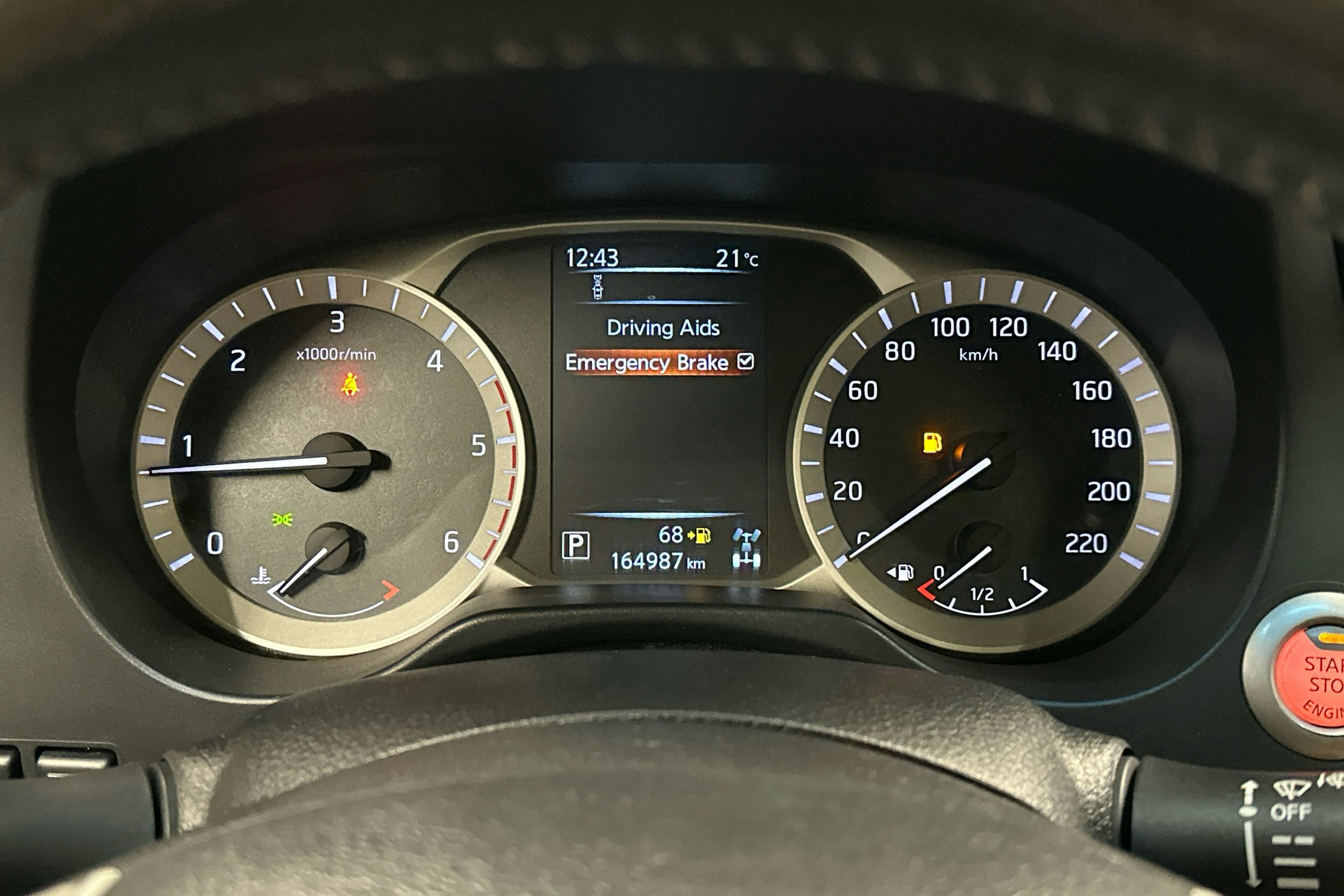 harmaa Nissan Navara 2016 kuva 17.