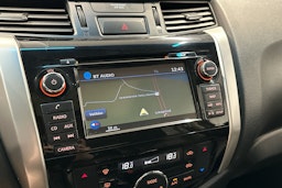 harmaa Nissan Navara 2016 kuva 18.