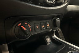 harmaa Nissan Navara 2016 kuva 22.