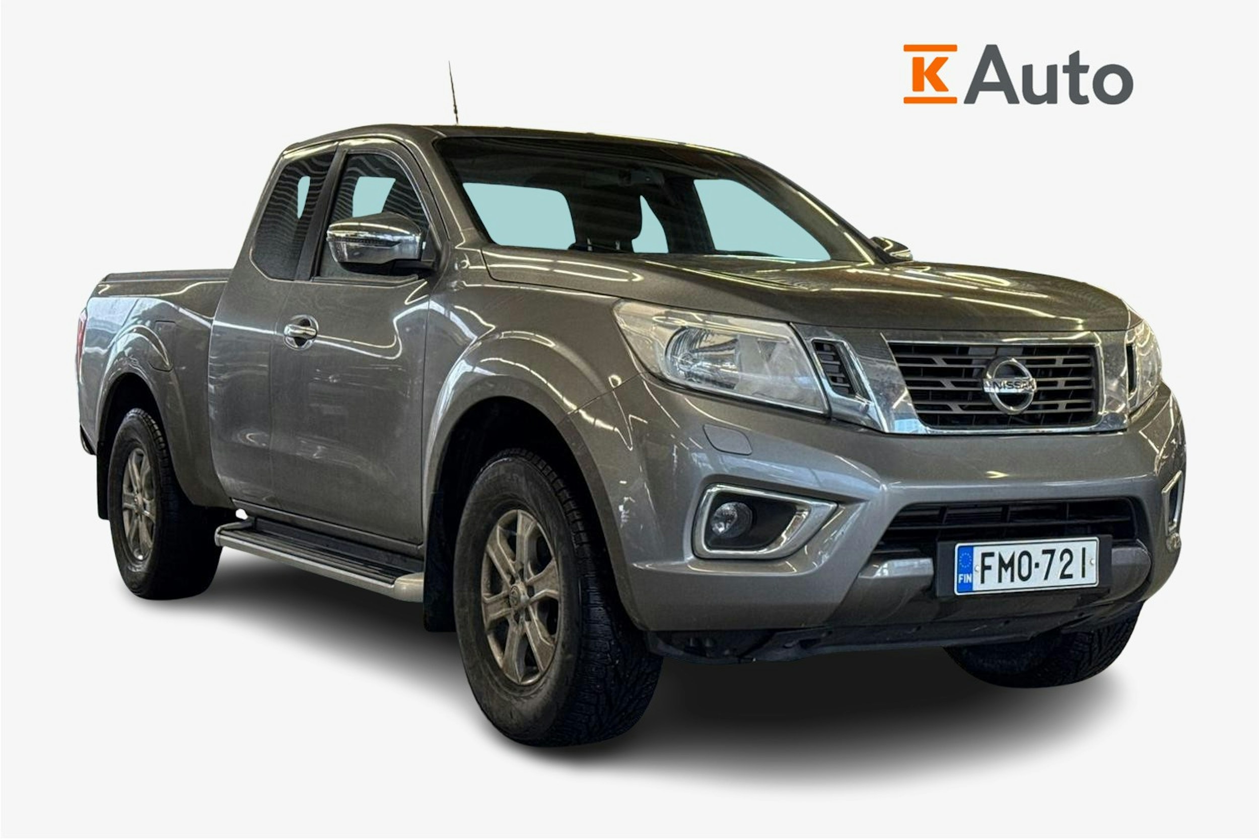 harmaa Nissan Navara 2016 kuva 1.