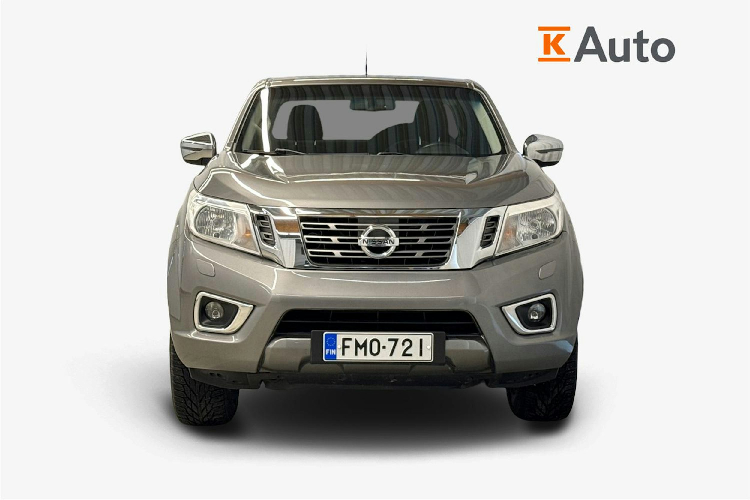 harmaa Nissan Navara 2016 kuva 5.