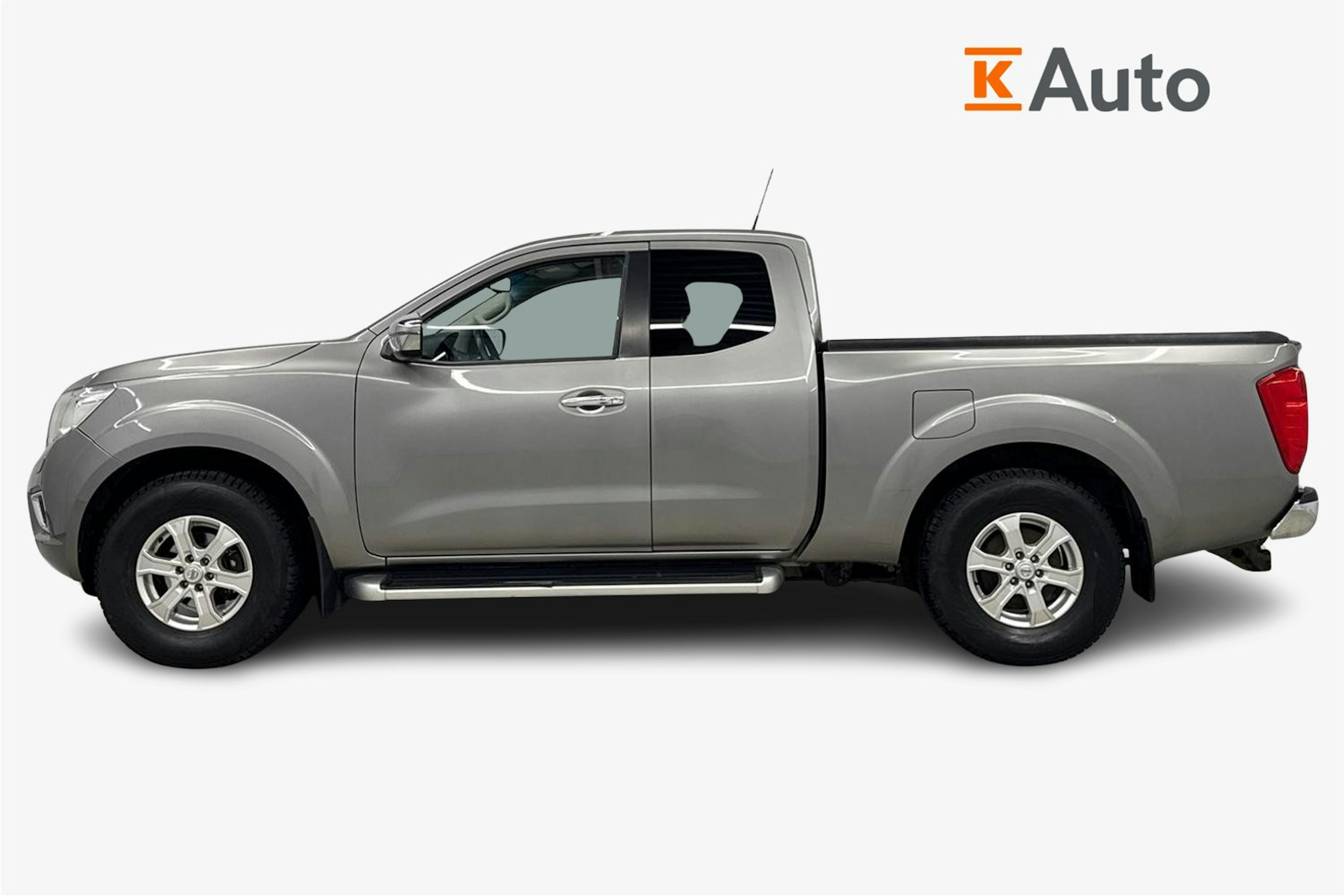 harmaa Nissan Navara 2016 kuva 7.