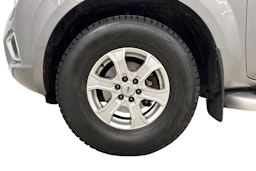 harmaa Nissan Navara 2016 kuva 8.