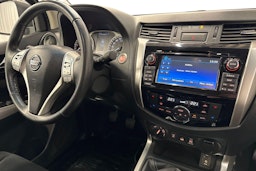 harmaa Nissan Navara 2016 kuva 12.