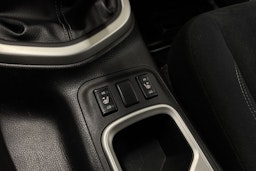 harmaa Nissan Navara 2016 kuva 21.