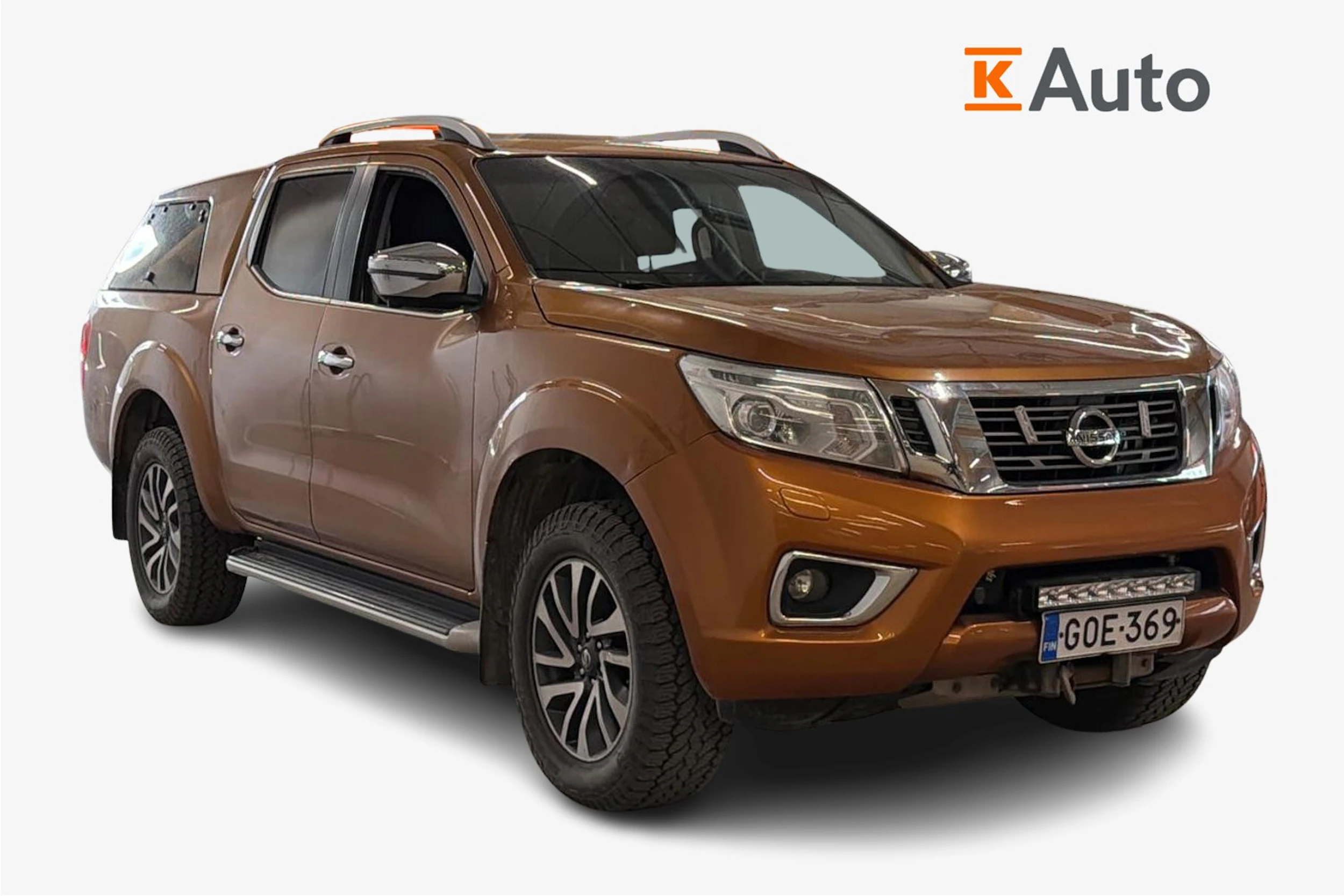 oranssi Nissan Navara 2016 kuva 1.