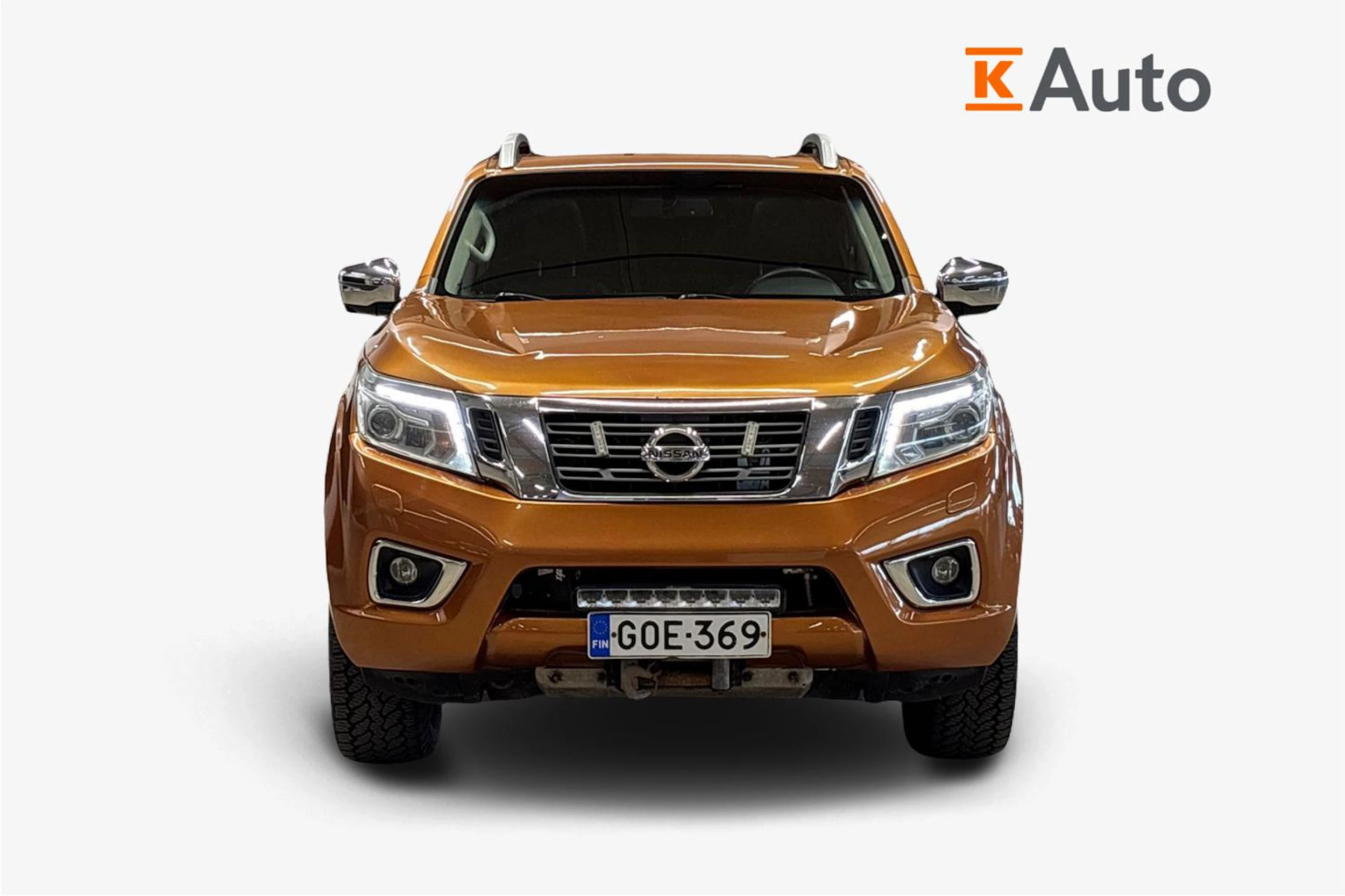 oranssi Nissan Navara 2016 kuva 5.