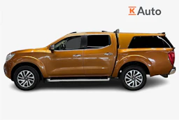 oranssi Nissan Navara 2016 kuva 7.