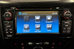 oranssi Nissan Navara 2016 kuva 19.