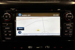 oranssi Nissan Navara 2016 kuva 21.