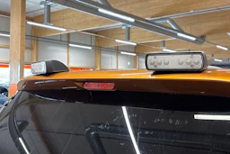oranssi Nissan Navara 2016 kuva 31.