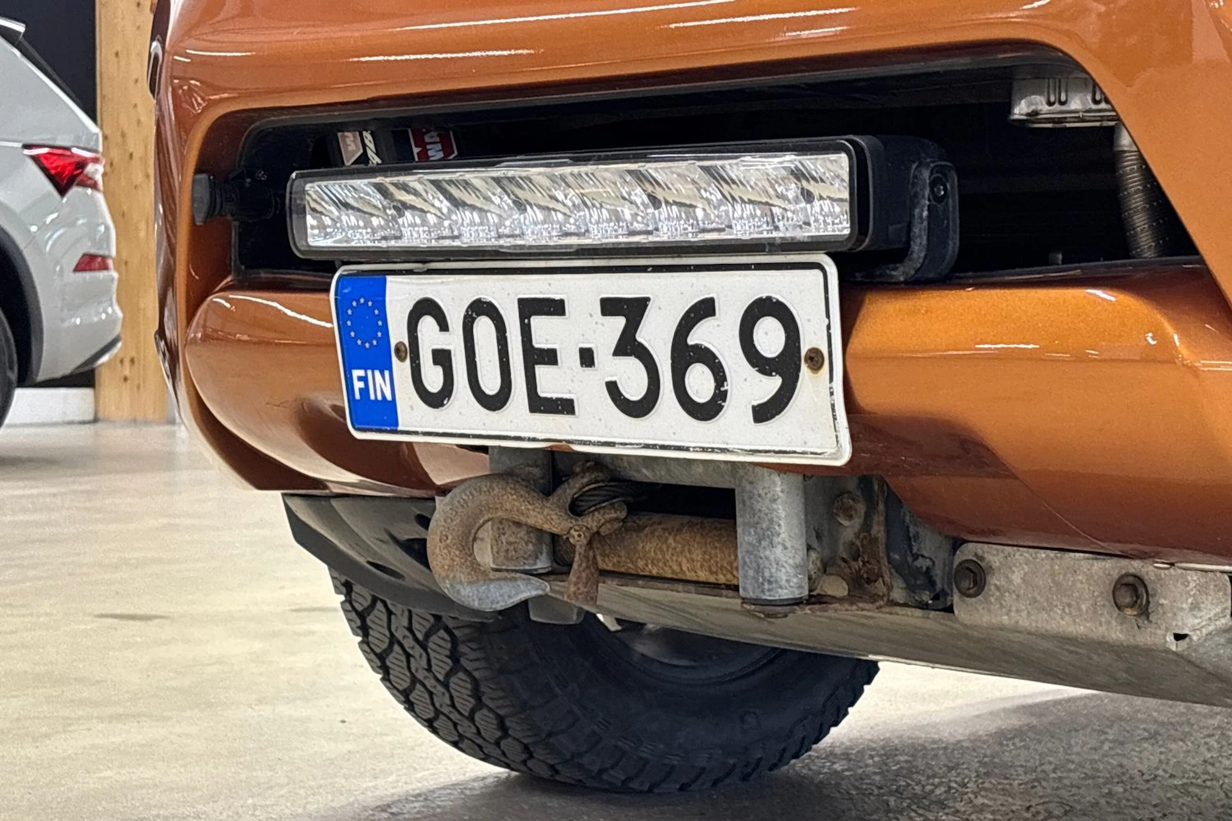 oranssi Nissan Navara 2016 kuva 34.