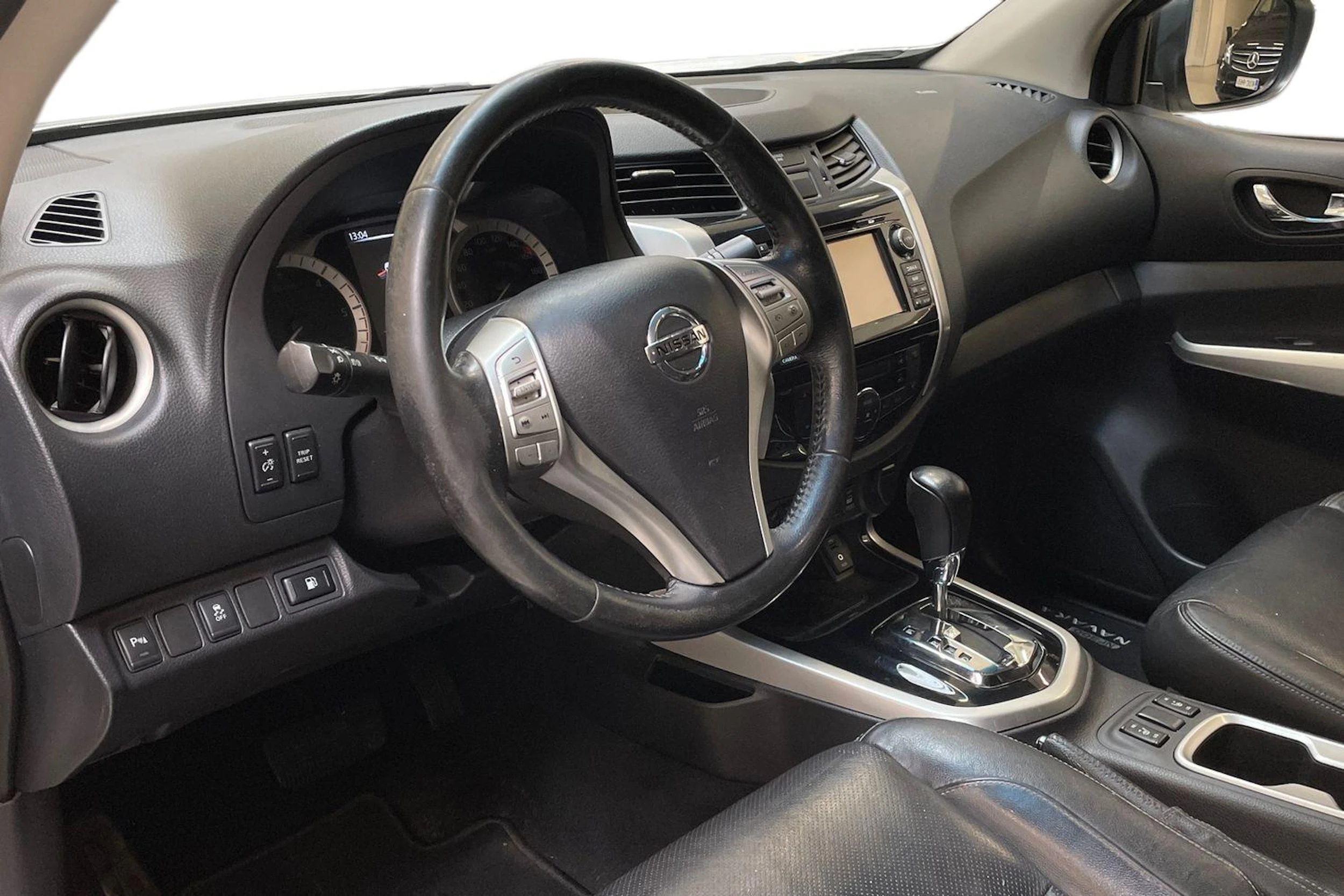 valkoinen Nissan Navara 2016 kuva 8.