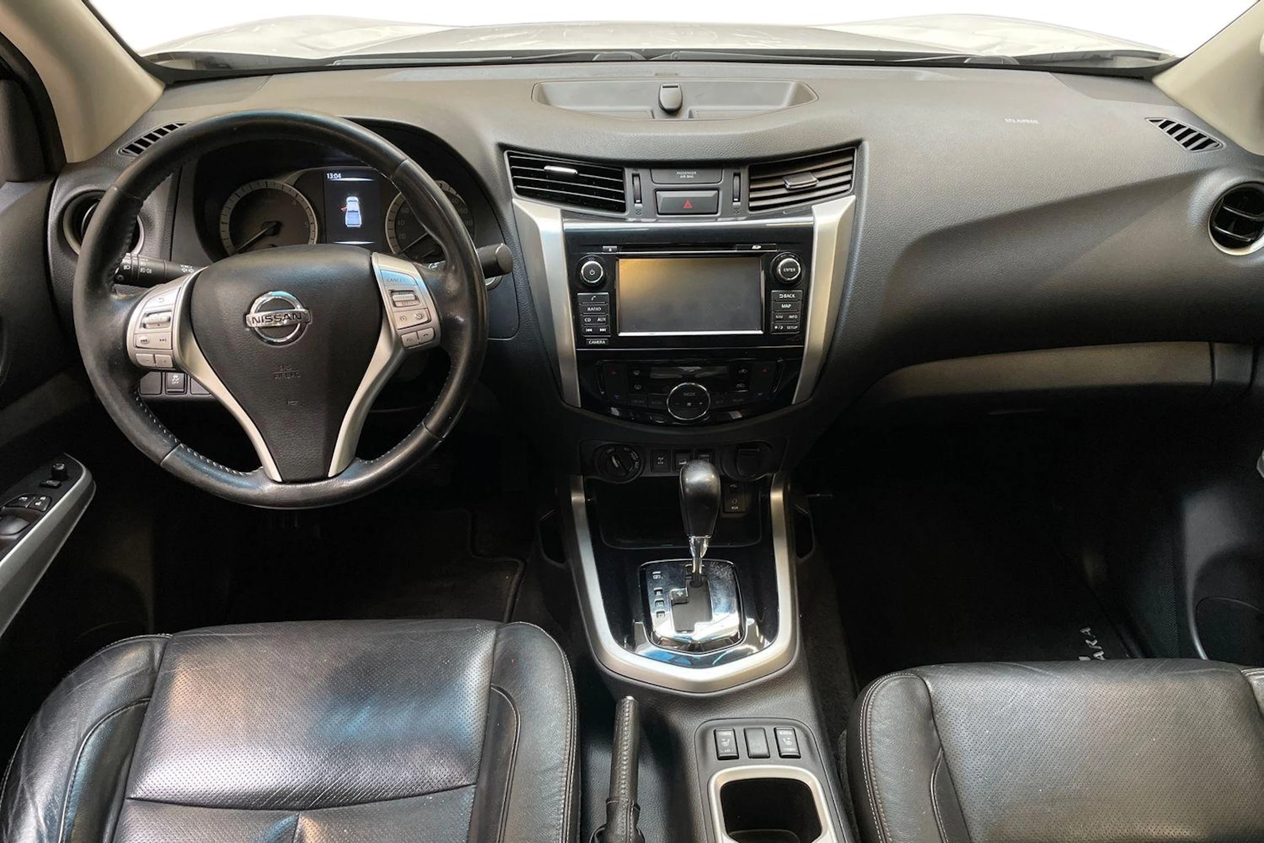 valkoinen Nissan Navara 2016 kuva 9.