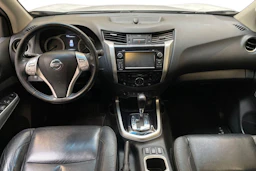 valkoinen Nissan Navara 2016 kuva 9.