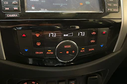 valkoinen Nissan Navara 2016 kuva 22.
