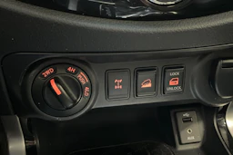 valkoinen Nissan Navara 2016 kuva 23.