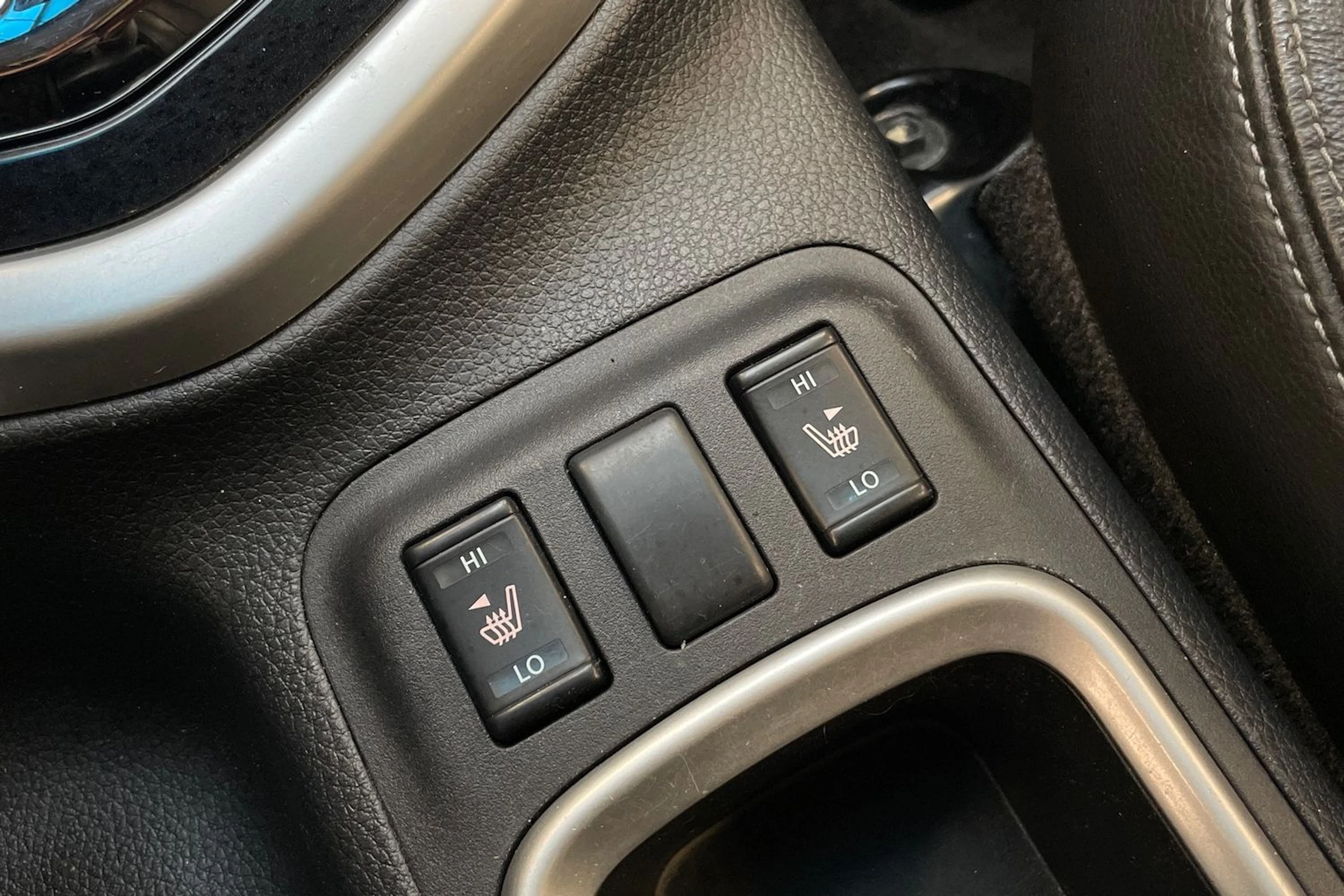 valkoinen Nissan Navara 2016 kuva 24.