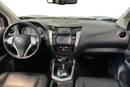 musta Nissan Navara 2016 kuva 8.