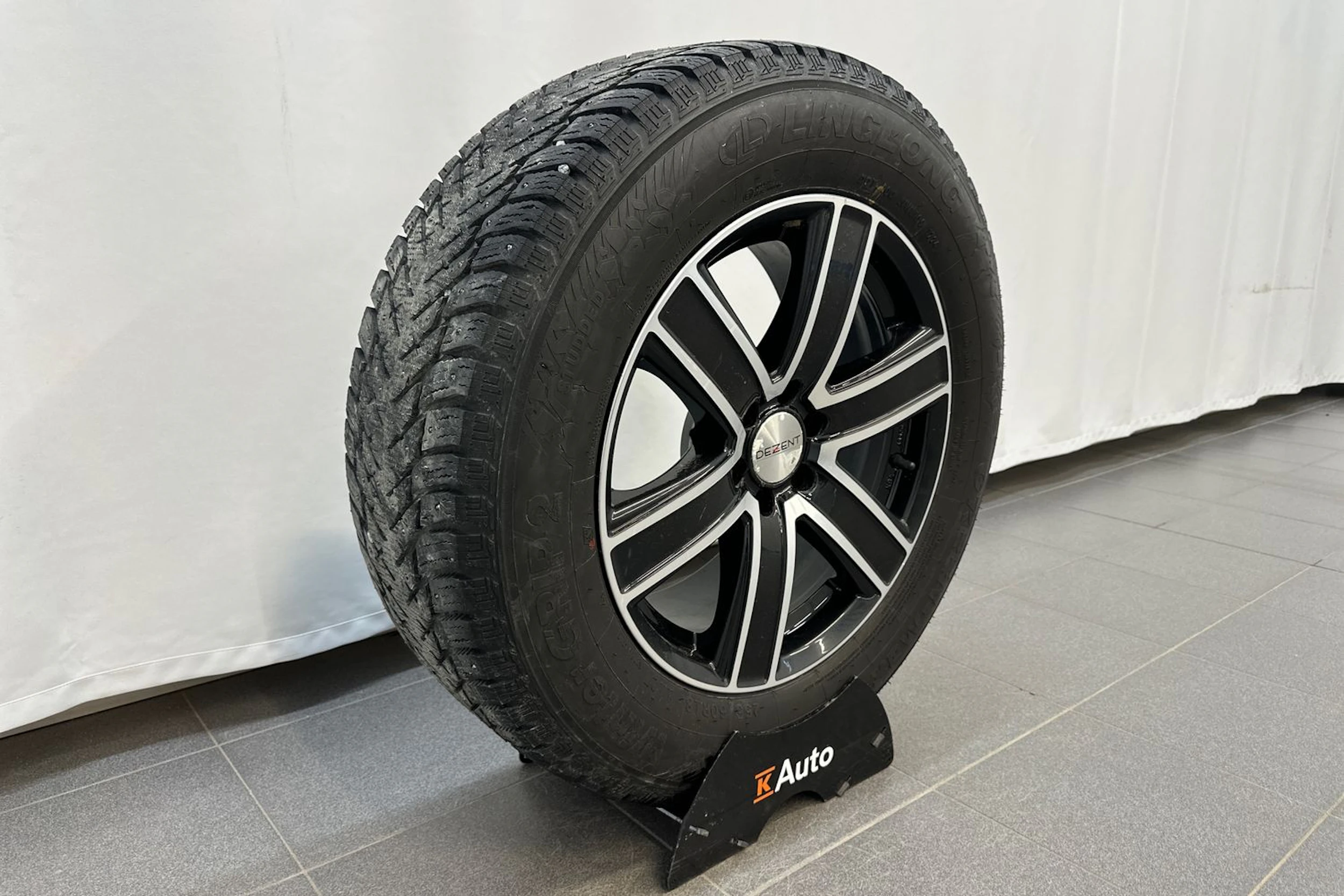 musta Nissan Navara 2016 kuva 23.