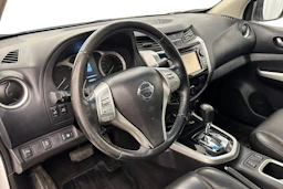 valkoinen Nissan Navara 2016 kuva 9.