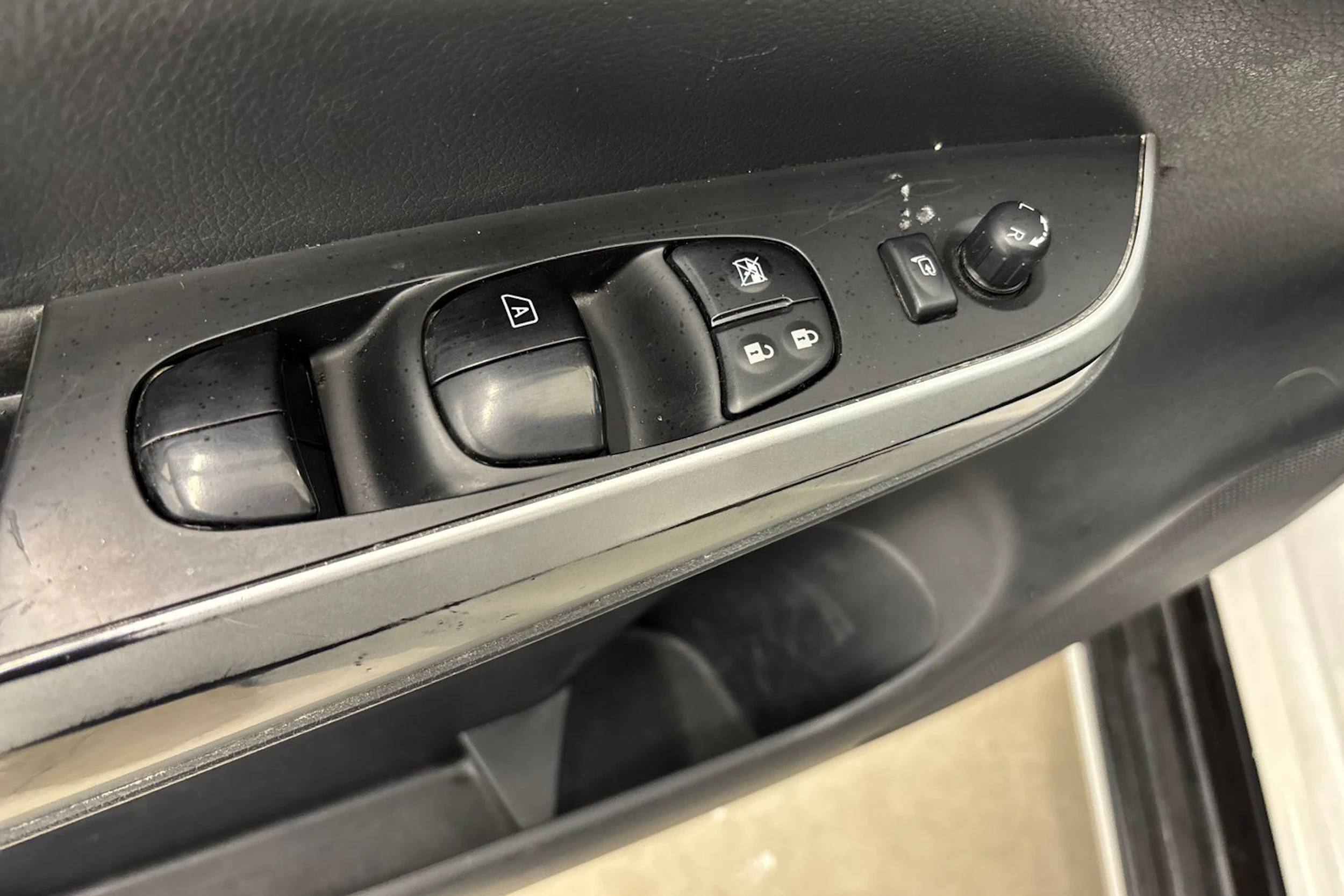 valkoinen Nissan Navara 2016 kuva 18.