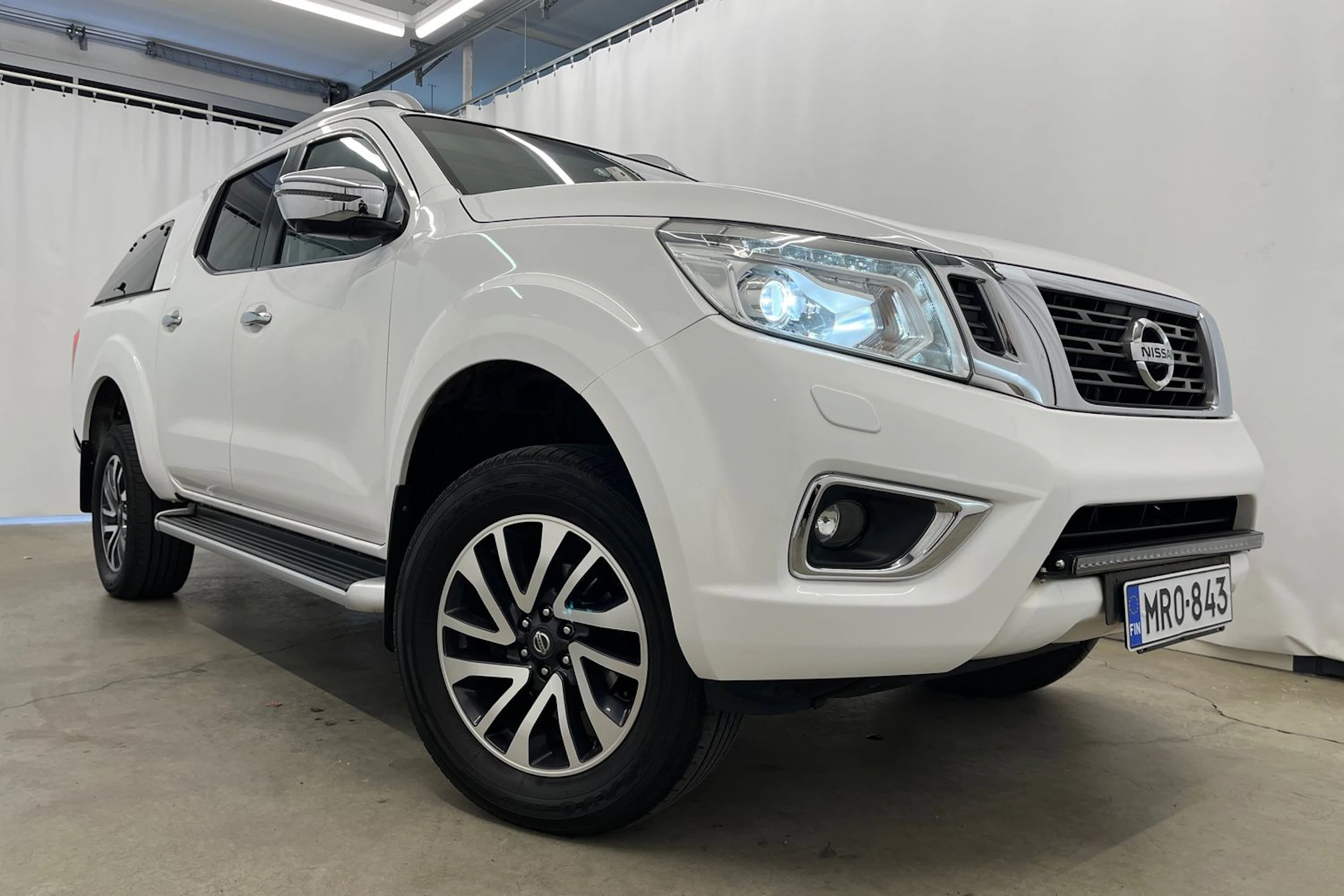 valkoinen Nissan Navara 2016 kuva 31.