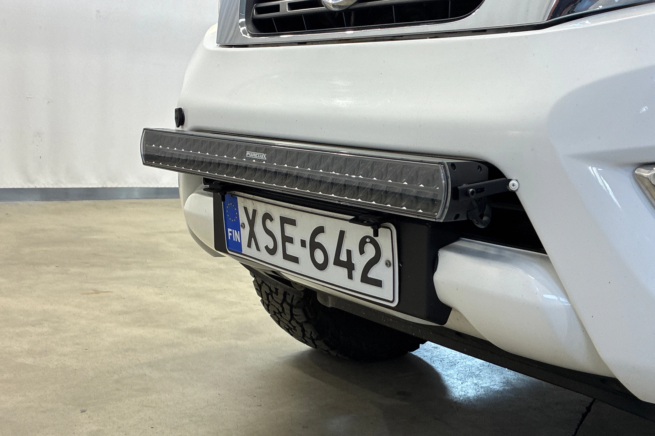 valkoinen Nissan Navara 2016 kuva 21.