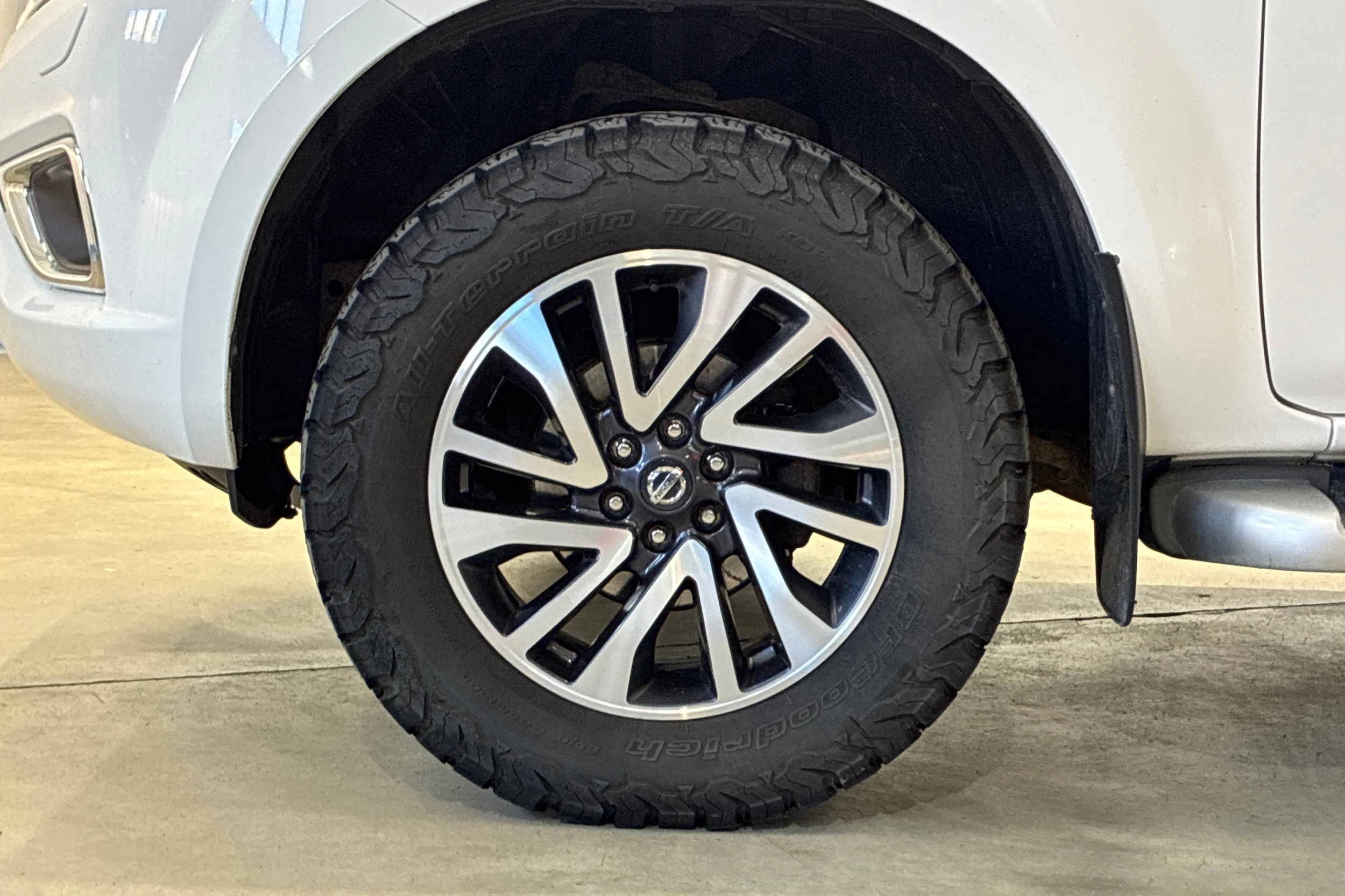 valkoinen Nissan Navara 2016 kuva 22.