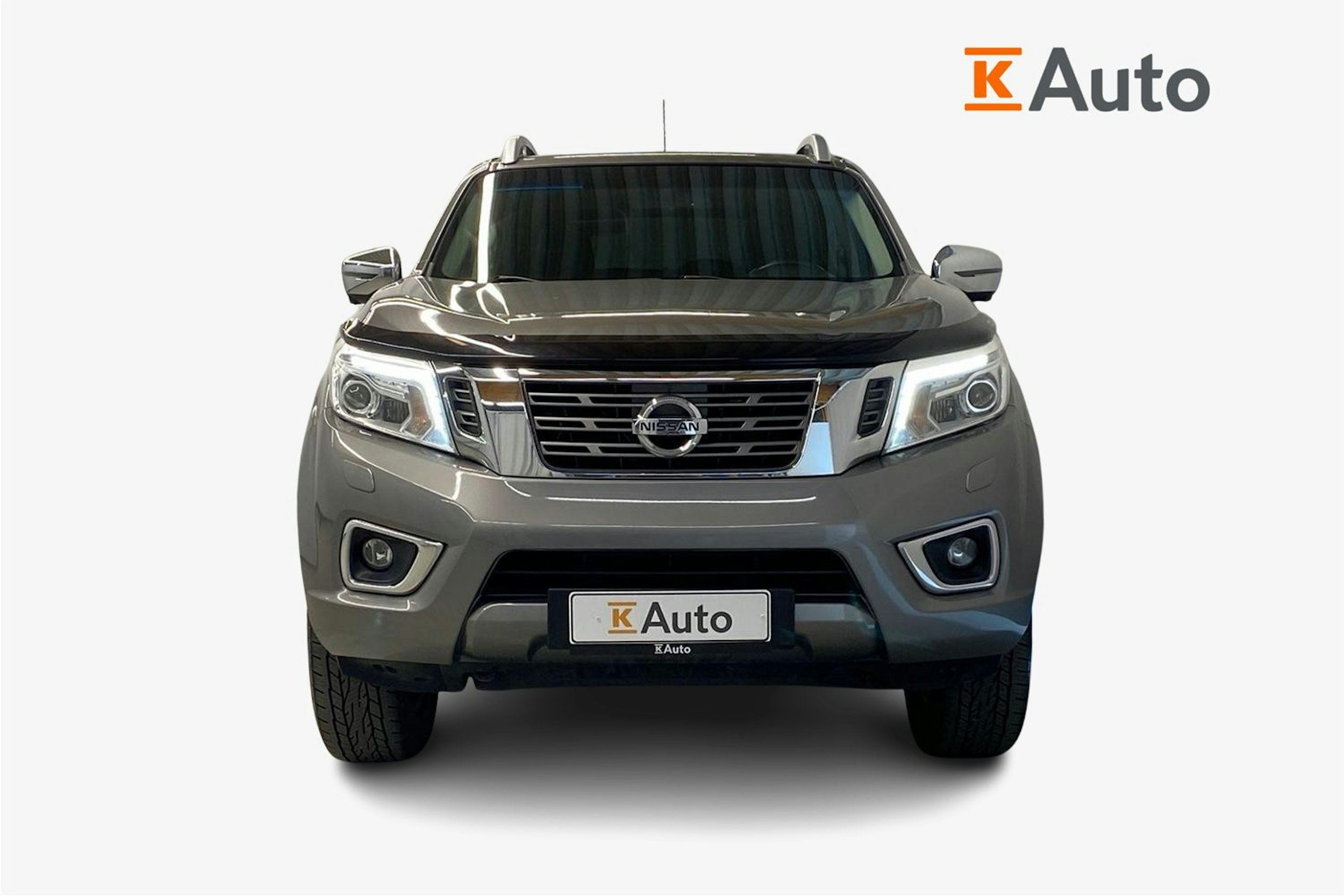 harmaa Nissan Navara 2017 kuva 5.