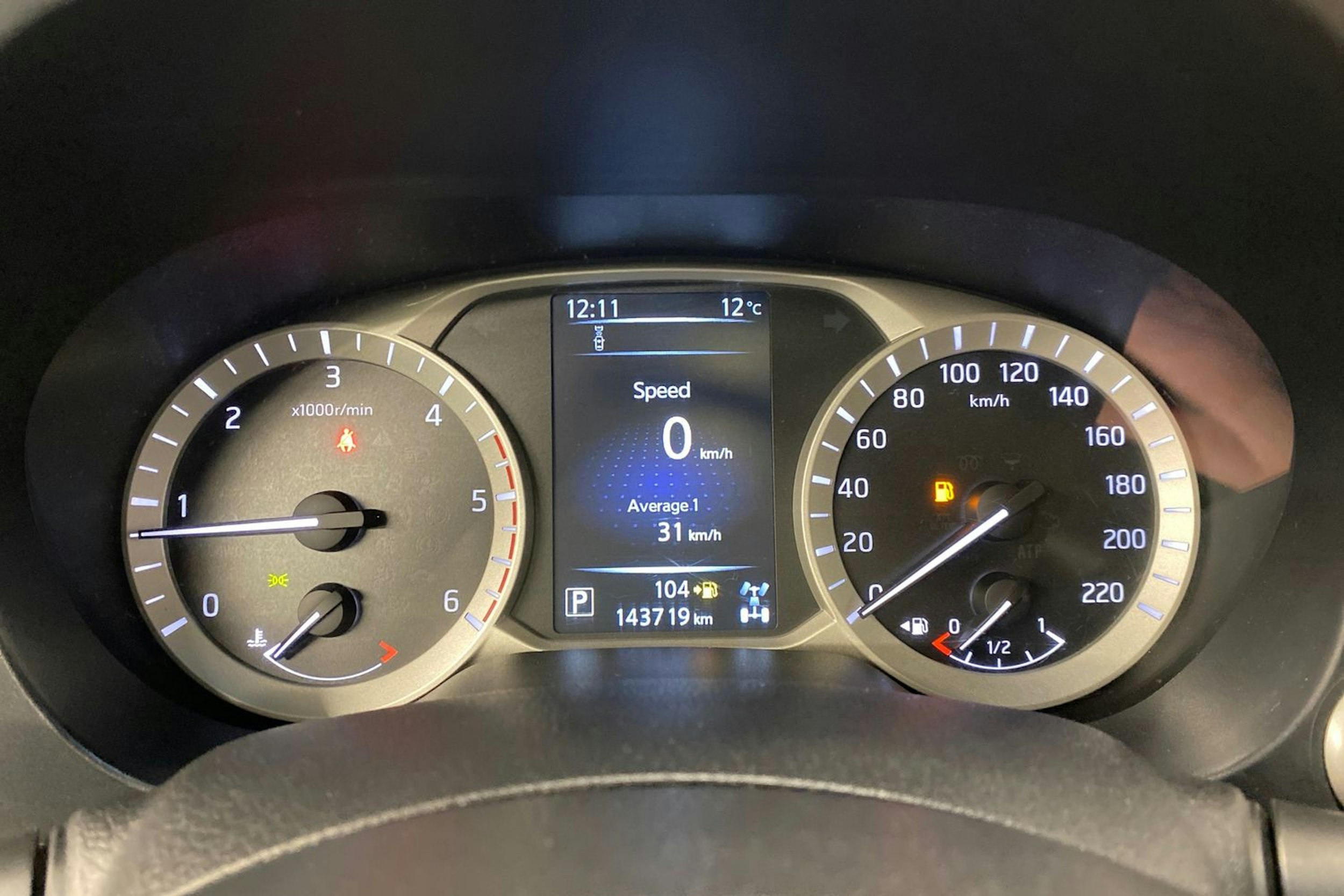 harmaa Nissan Navara 2017 kuva 14.