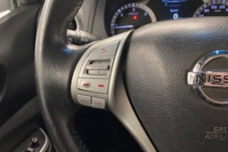 harmaa Nissan Navara 2017 kuva 15.