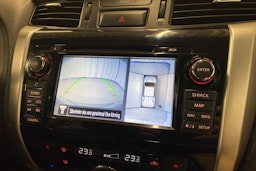 harmaa Nissan Navara 2017 kuva 18.