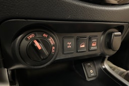 harmaa Nissan Navara 2017 kuva 22.