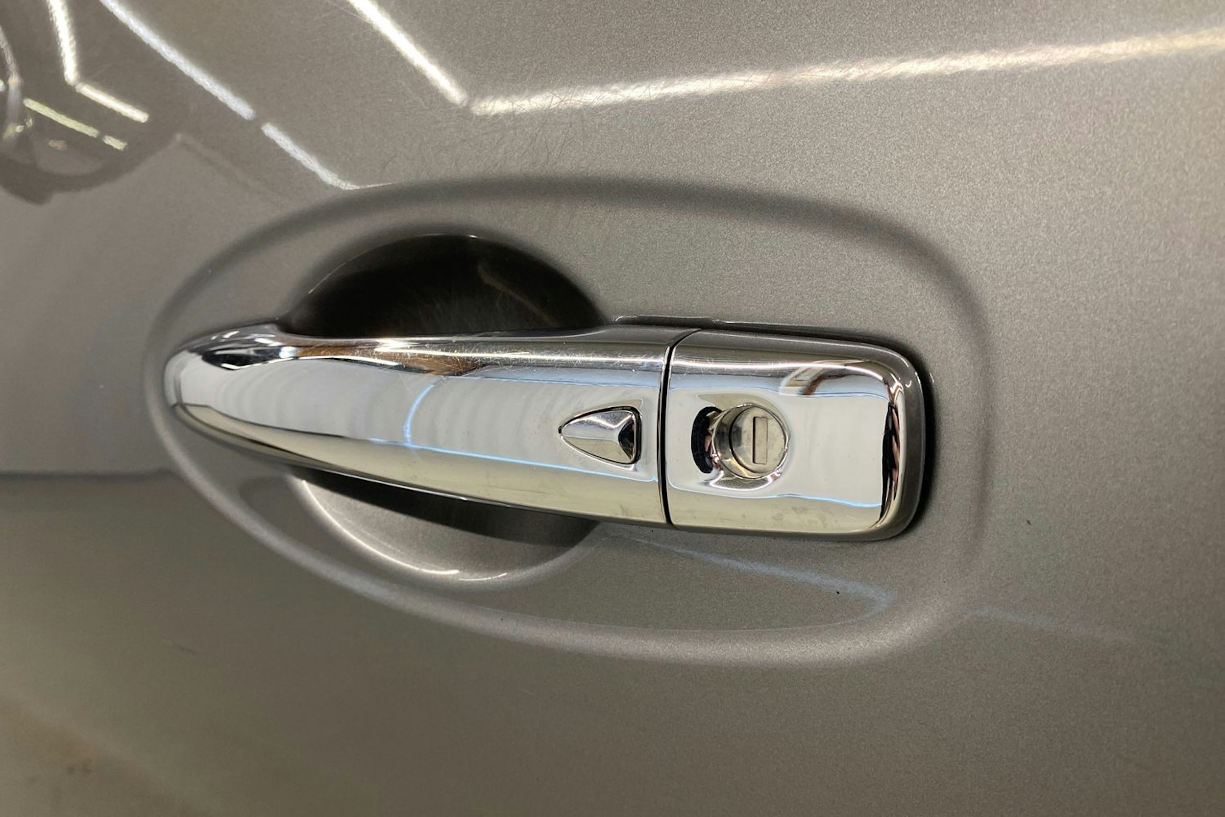 harmaa Nissan Navara 2017 kuva 30.