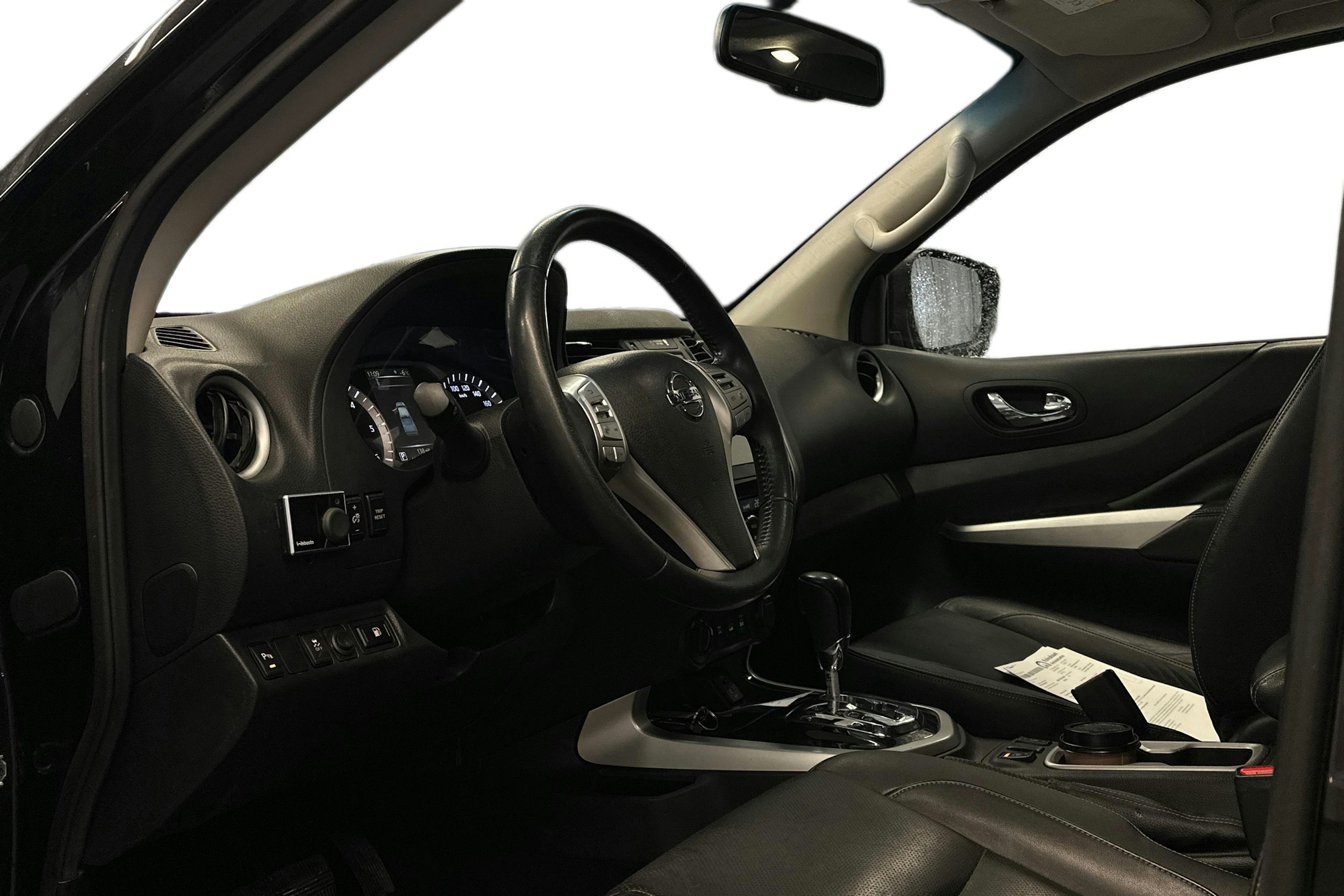 musta Nissan Navara 2017 kuva 3.