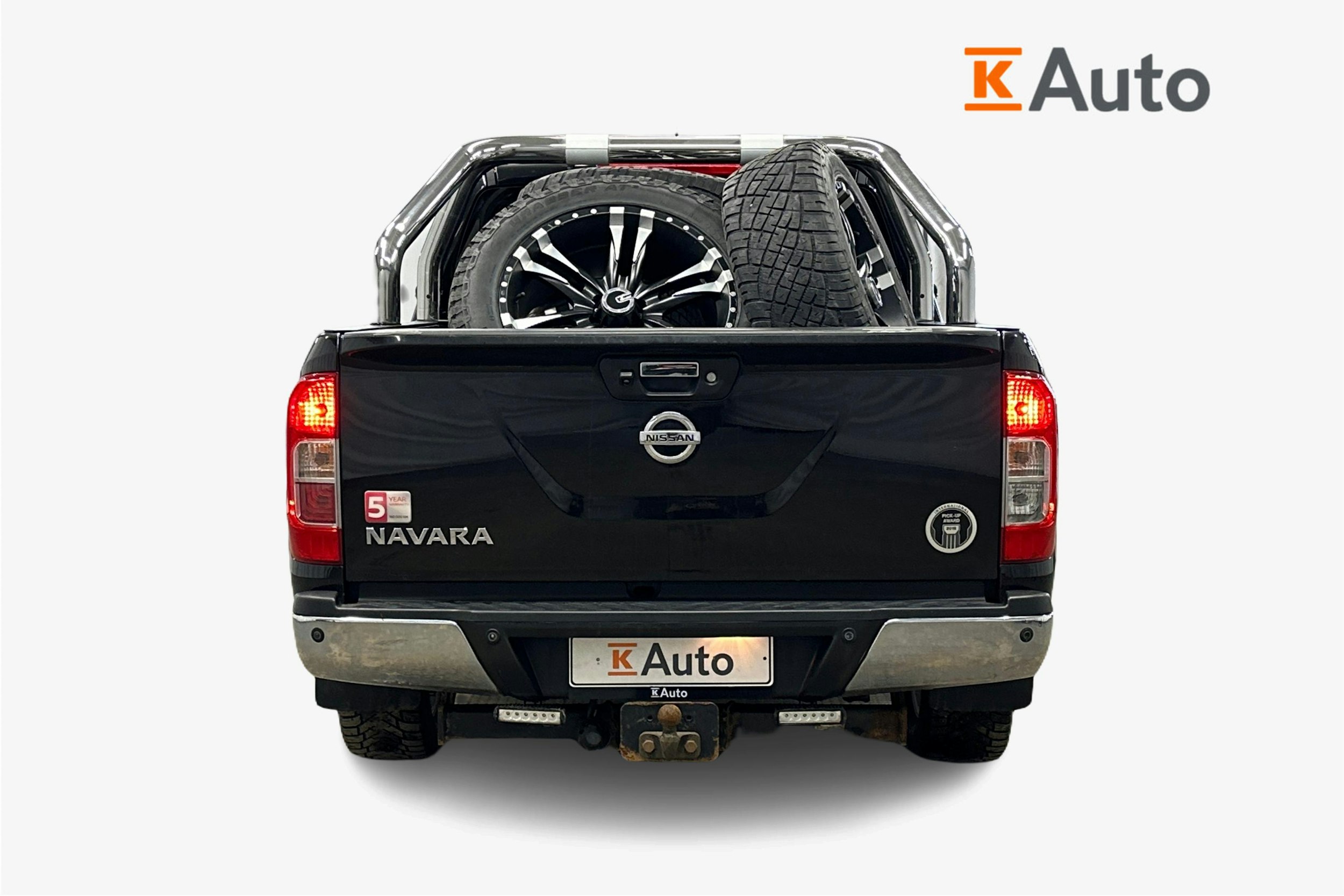 musta Nissan Navara 2017 kuva 4.