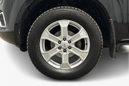 musta Nissan Navara 2017 kuva 12.